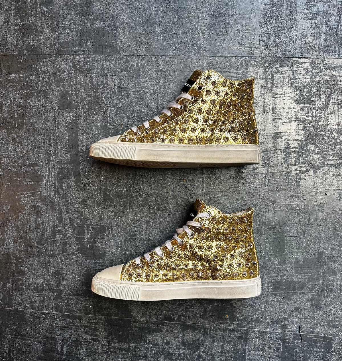 Metal Gienchi Spike Sneaker (38 WOMEN)