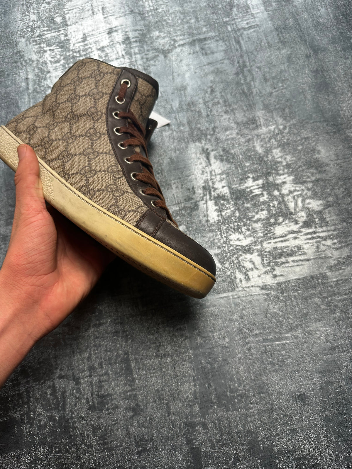 Gucci Monogram Sneaker (40 MEN)