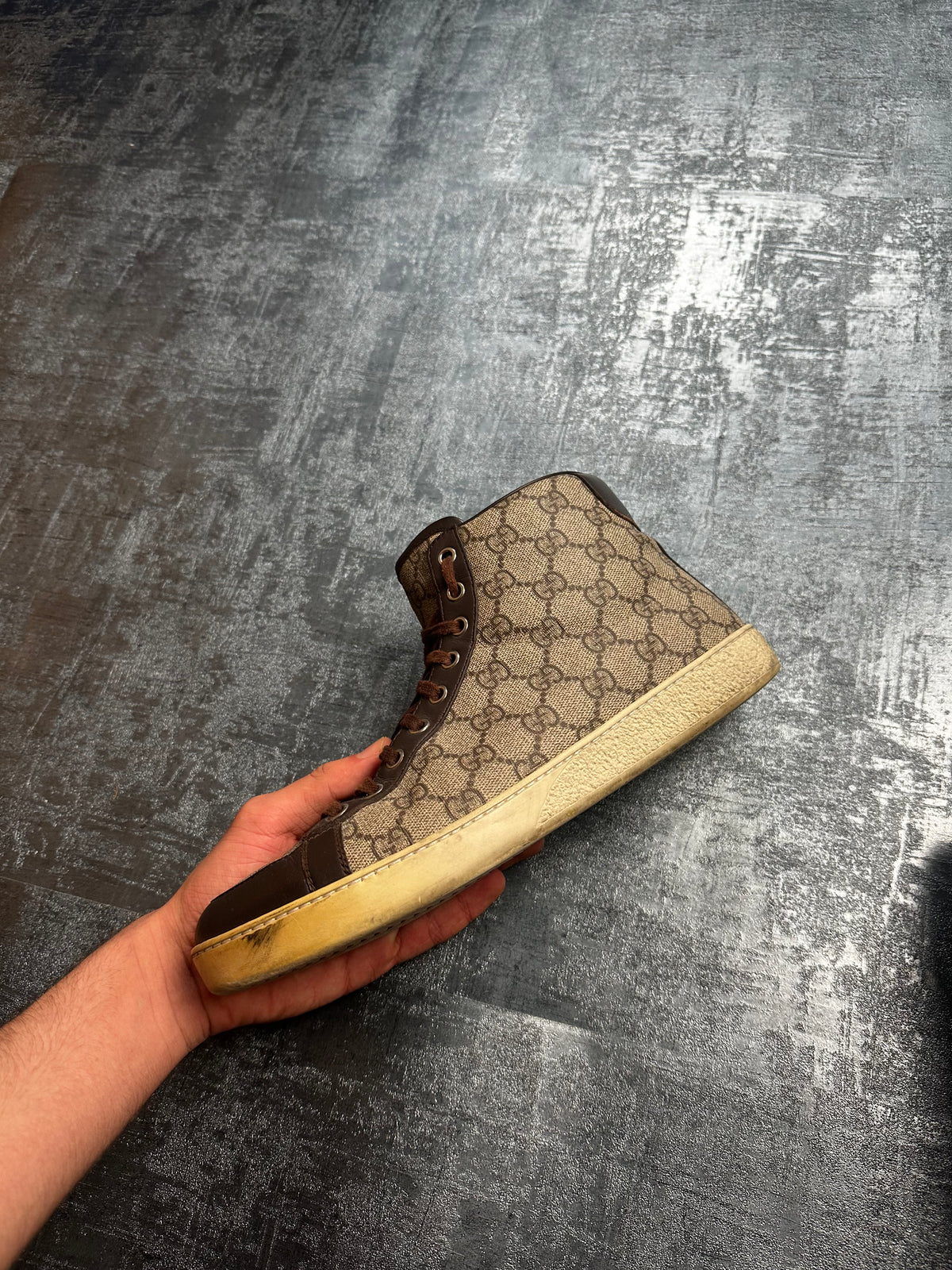 Gucci Monogram Sneaker (40 MEN)