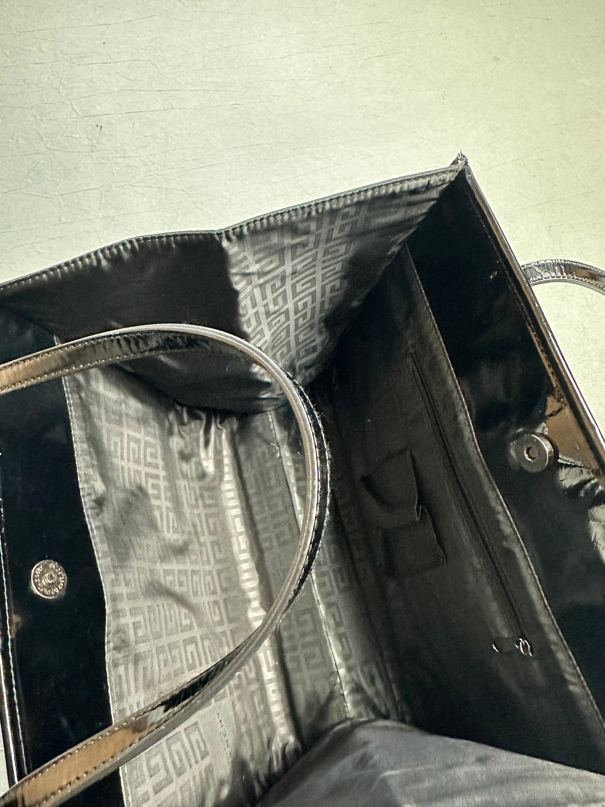 Givenchy Parfum Tasche