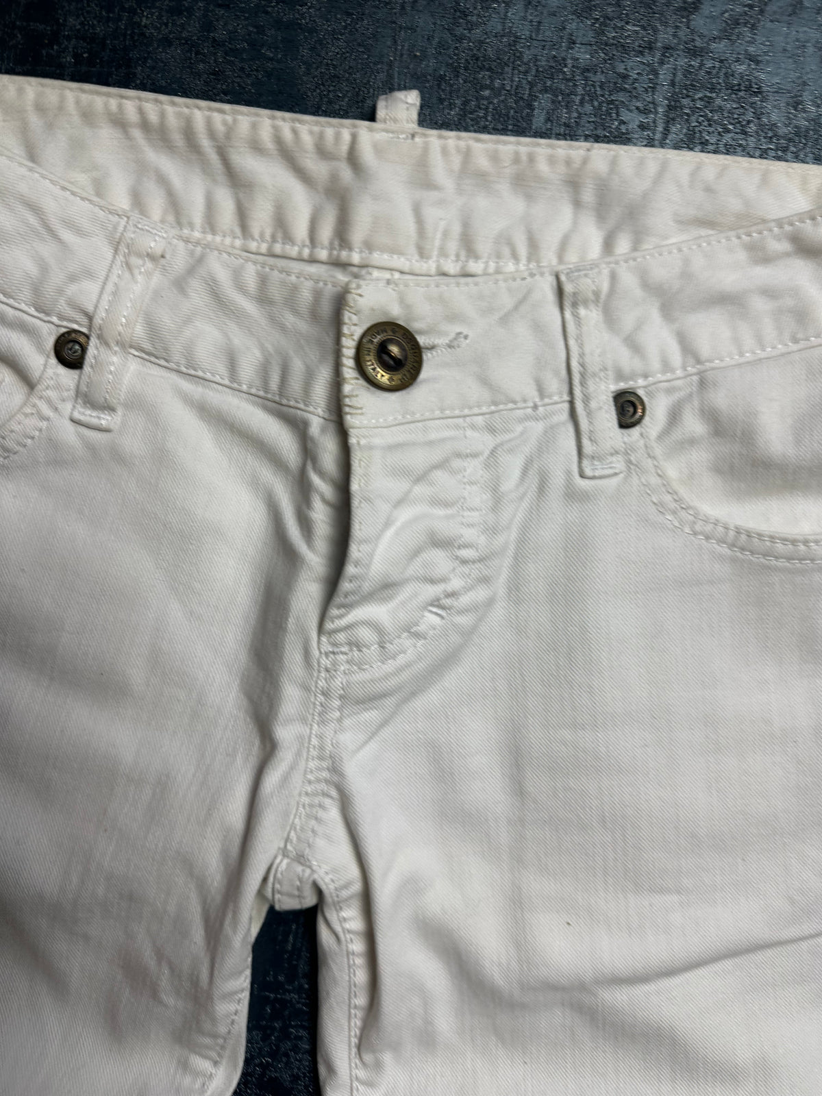 Dsqaured2 Straight Fit Jeans (M WOMEN)