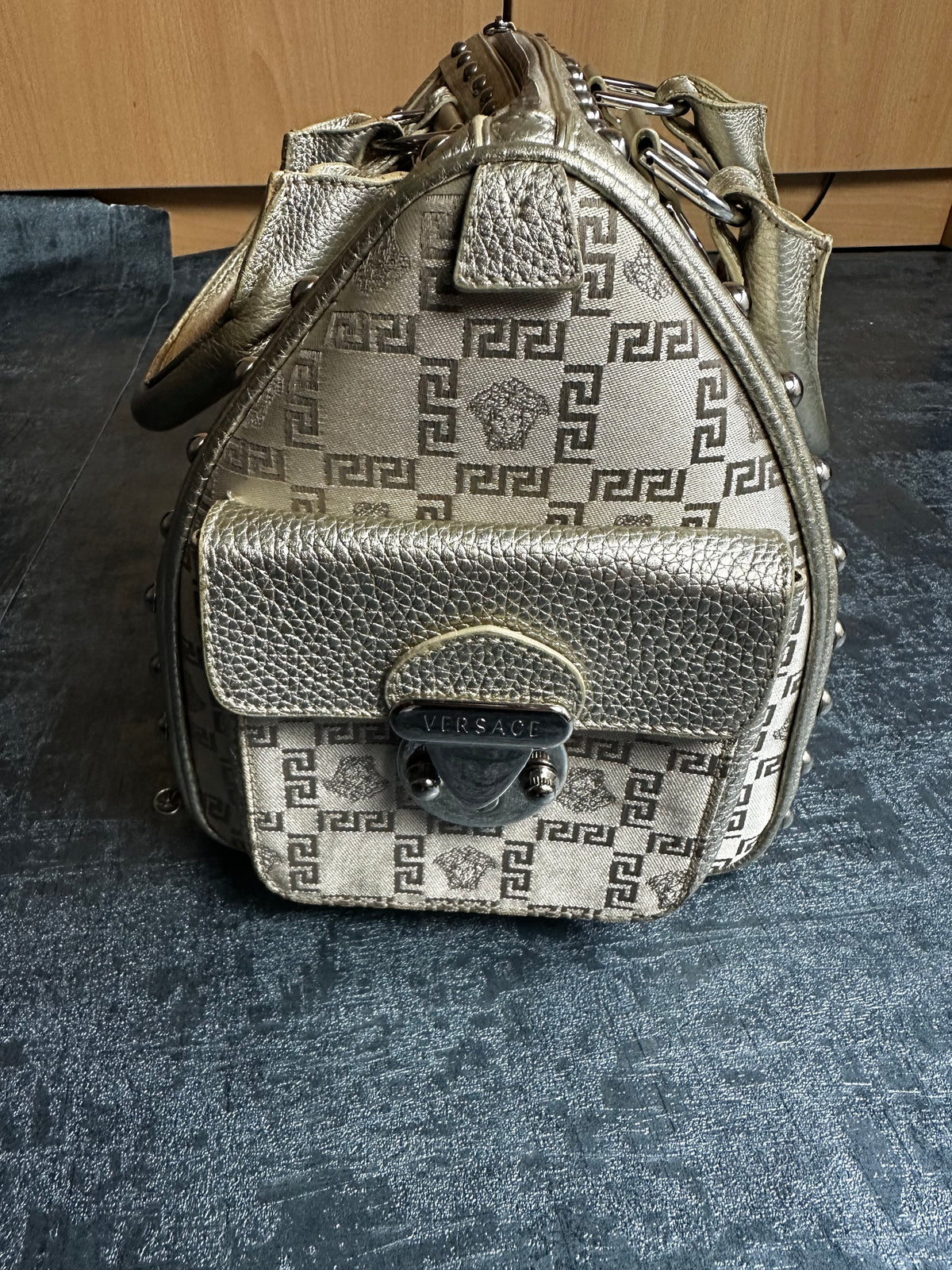 Versace Handtasche Silber Gold