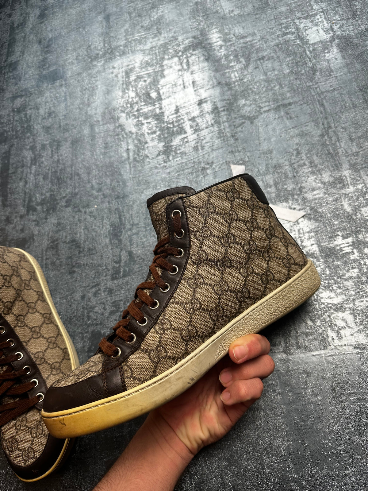 Gucci Monogram Sneaker (40 MEN)